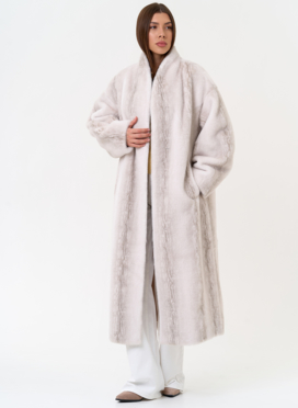 Светлое пальто из эко меха с поясом Светлое пальто из эко меха с поясом