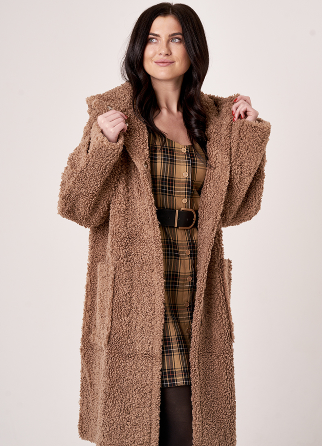 Шуба из шерсти с капюшоном модель № 19432 универмаг малина