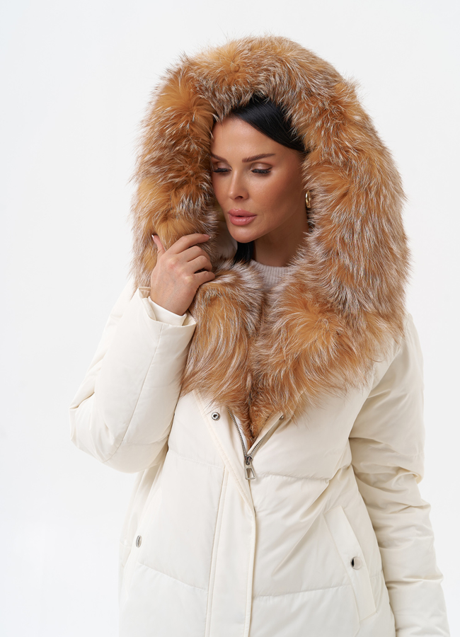 Пуховик с капюшоном из меха лисы модель № 29356 универмаг малина