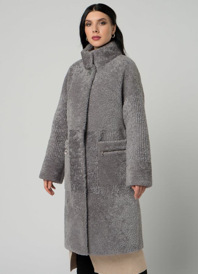 Шуба из овчины в сером цвете с воротником стойкой модель № 21981 меха малина