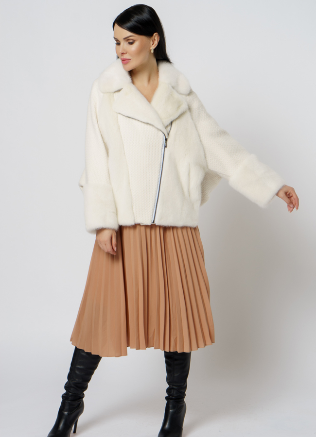 Белое пальто с мехом модель № 1903/1 универмаг малина