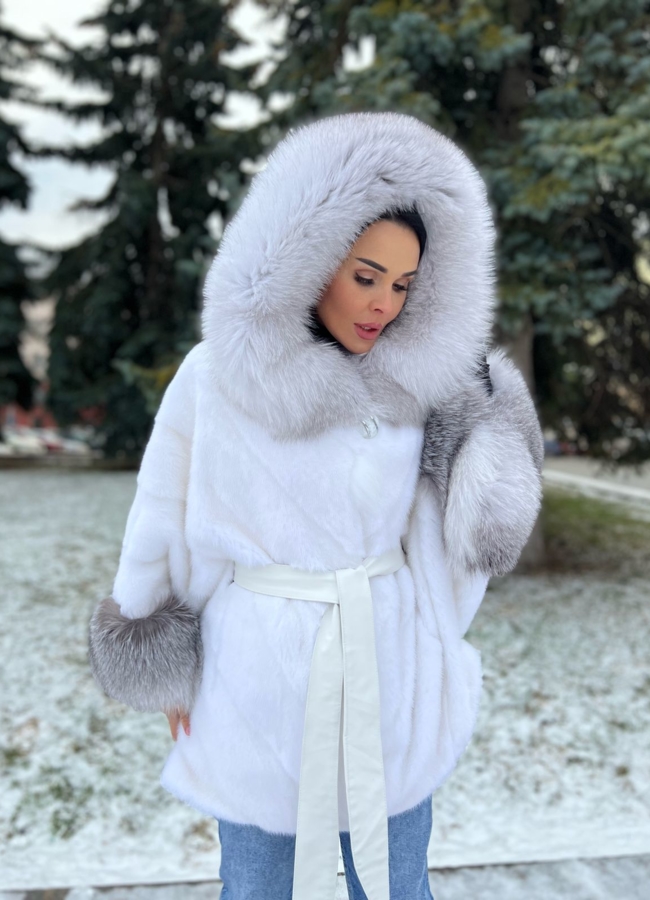 Норковая шуба с капюшоном отделка  из песца  модель № 79234 универмаг малина