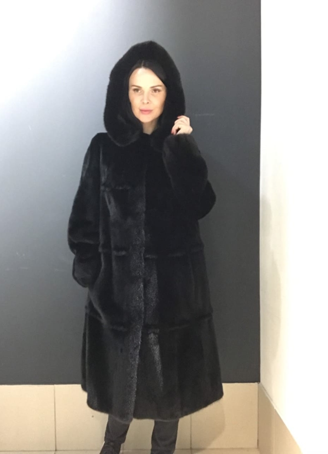 Шуба из скандинавской норки модель № S-752 меха малина