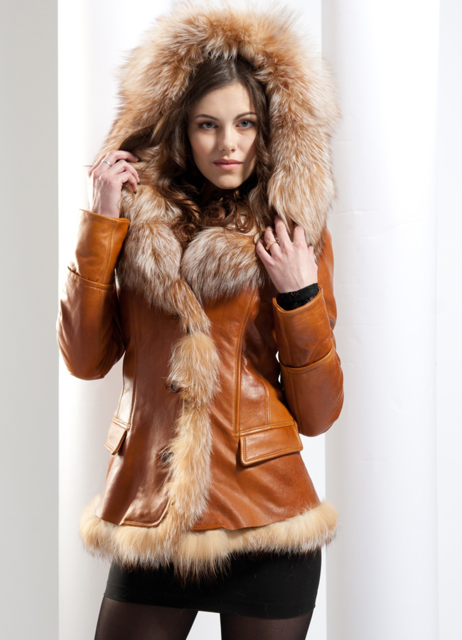 Кожаная куртка со съемным мехом лисы модель № K-30  меха малина