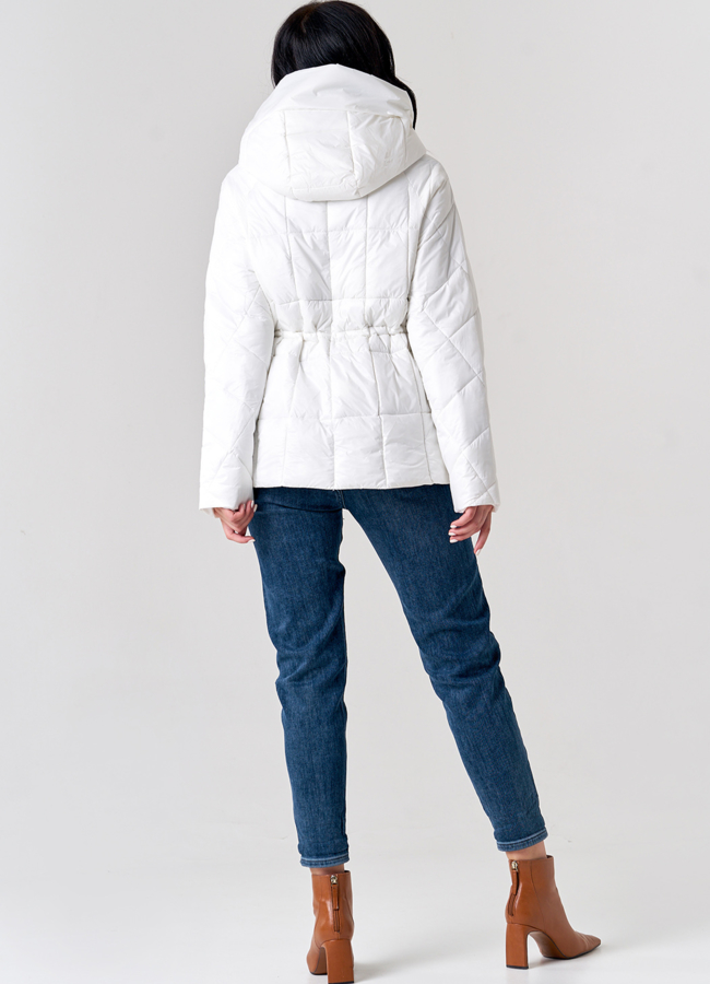 фото Белая куртка с капюшоном модель № 21578