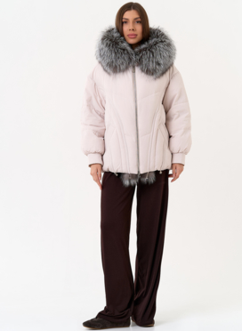 Женский пуховик с отделкой из меха чернобурки