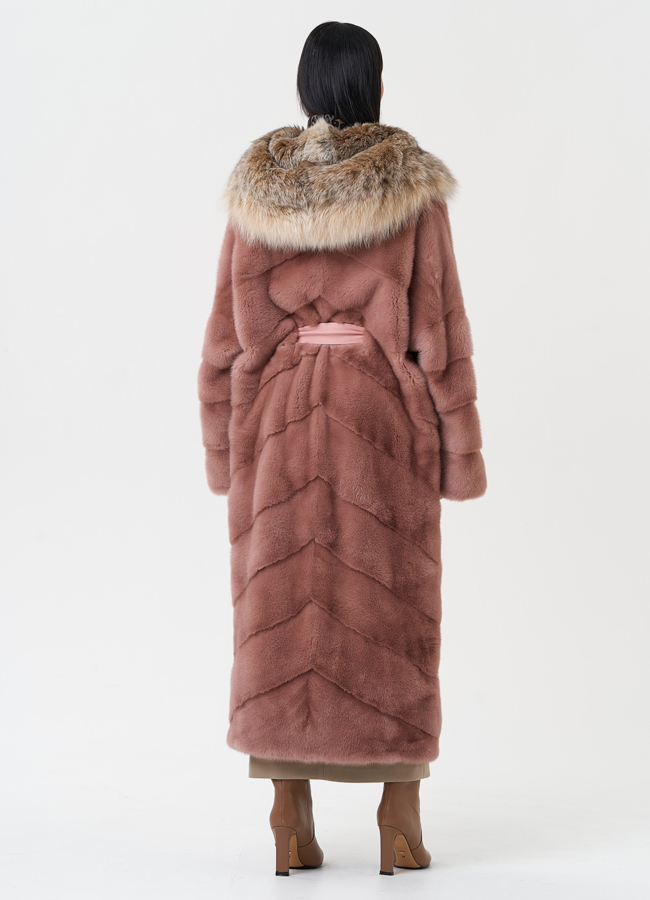 Норковая шуба с капюшоном из меха рыси модель № 28127 универмаг малина