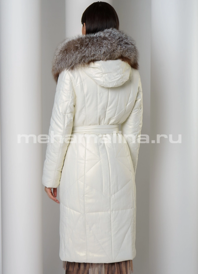 Белый пуховик из эко кожи приталенный с меховой отделкой модель № 6160 в рассрочку