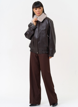 Женская утепленная куртка из эко кожи с воротником из эко меха Женская утепленная куртка из эко кожи с воротником из эко меха