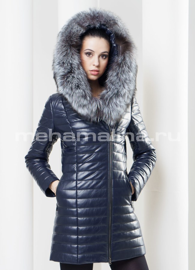 Пуховик из экокожи синего цвета модель № П-47 меха малина