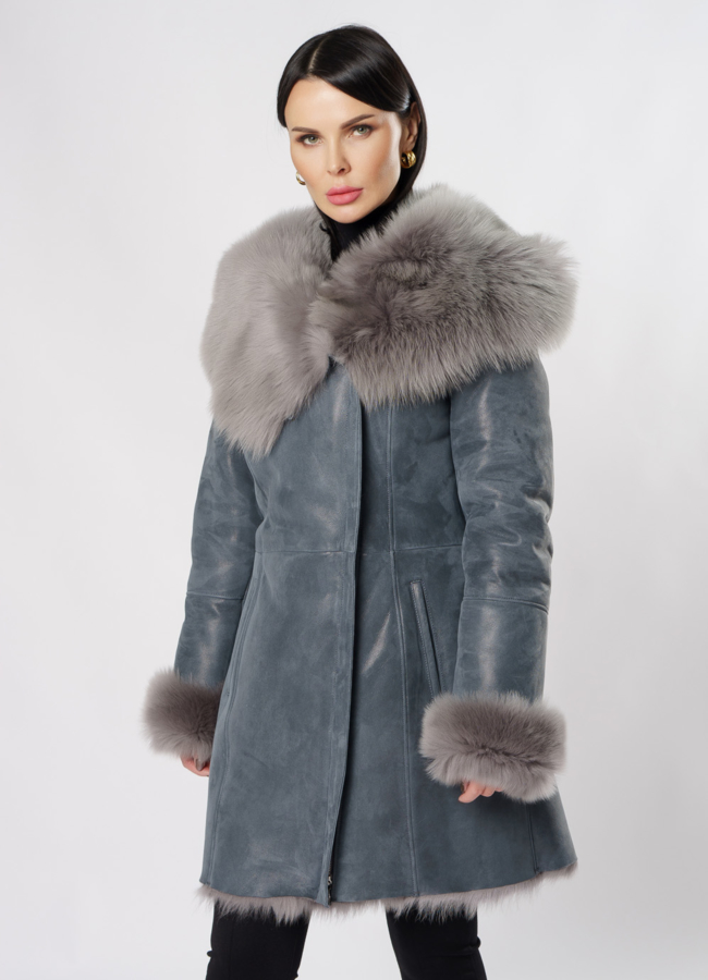 Дубленка серого цвета с капюшоном модель № 7466 меха малина