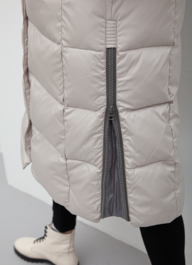 Пуховик женский бежевого цвета модель № 21030 универмаг малина