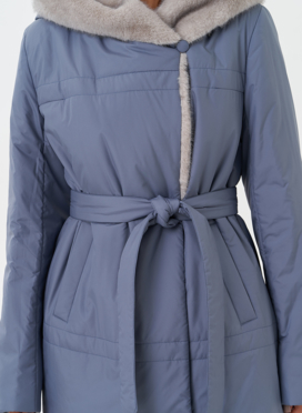 Куртка с капюшоном из эко меха