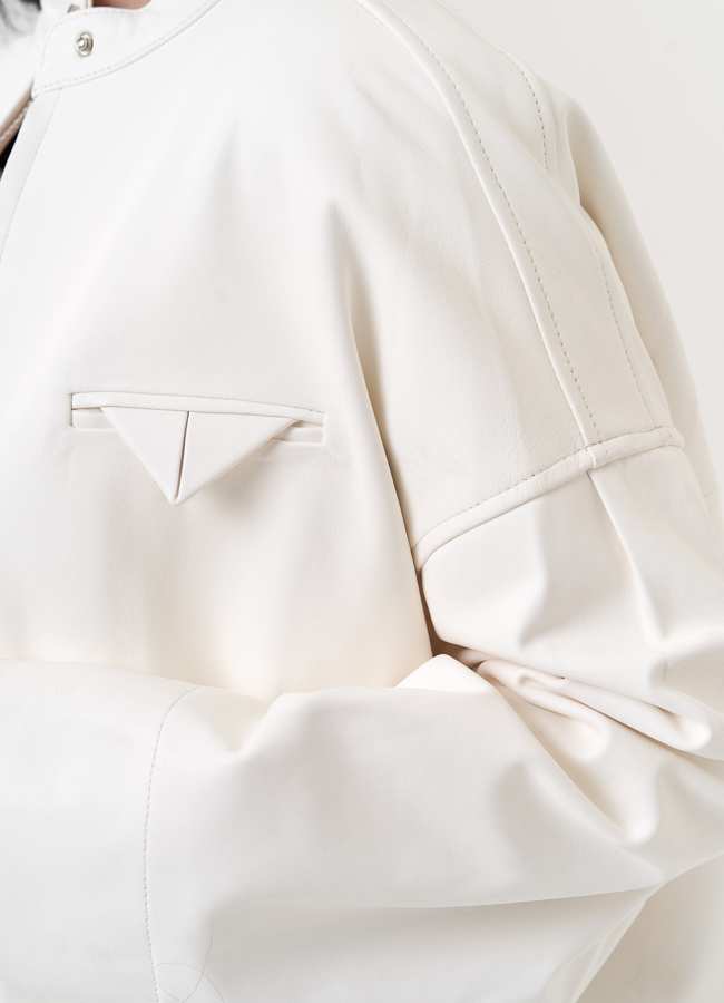 Куртка из натуральной кожи белого цвета модель № 26894 универмаг малина