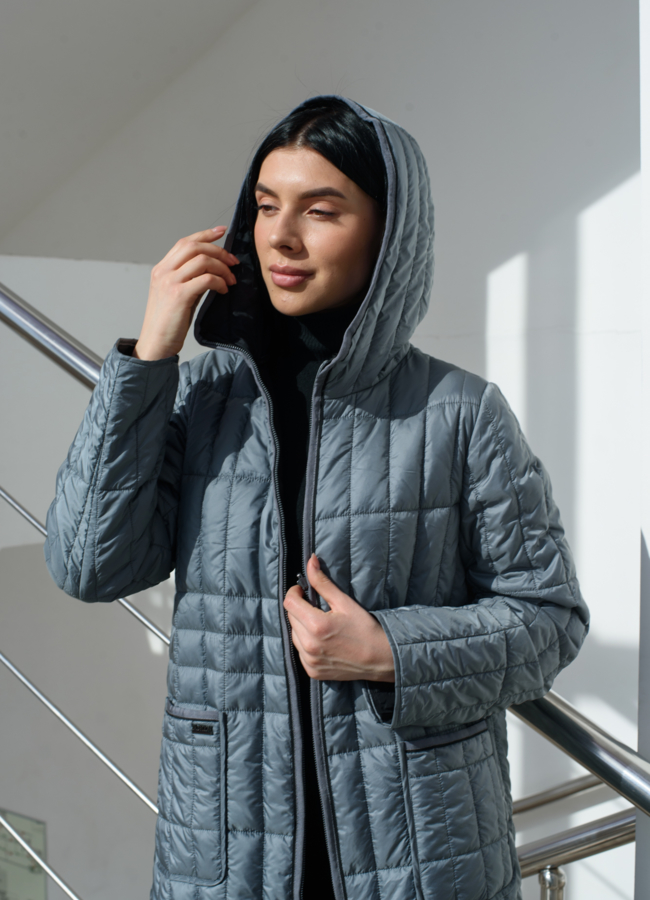 Плащ серого цвета с капюшоном  модель № 22583 универмаг малина