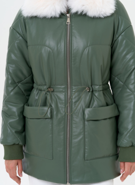 Женский пуховик из эко кожи с воротником из эко меха