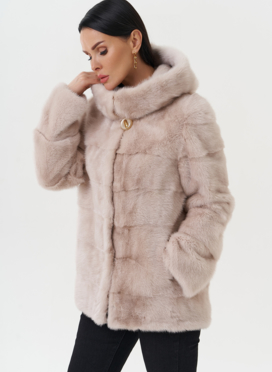 Светлая норковая шуба с капюшоном