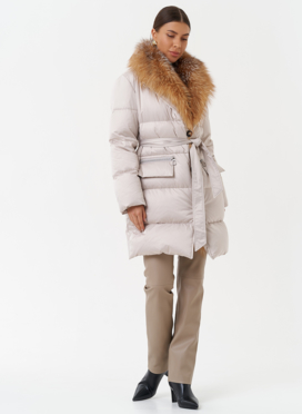 Женский пуховик с отделкой из меха лисы