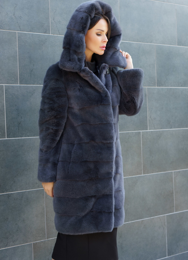 Шуба из скандинавской норки с капюшоном  модель № 3056 универмаг малина