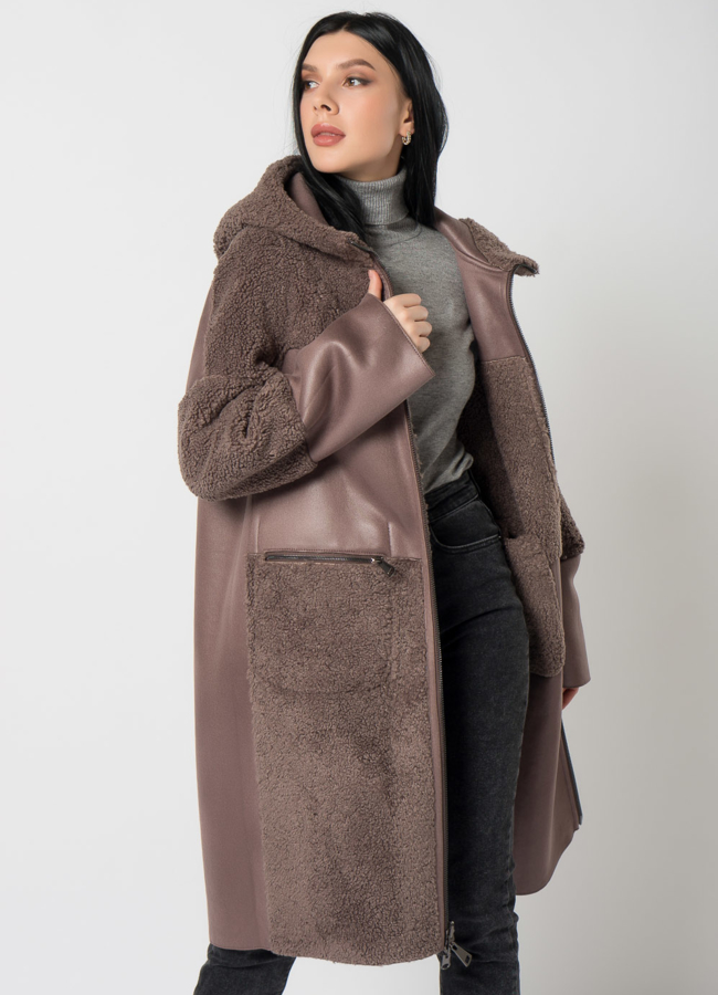 Двухстороннее пальто из эко замши с капюшоном модель № 7702 универмаг малина