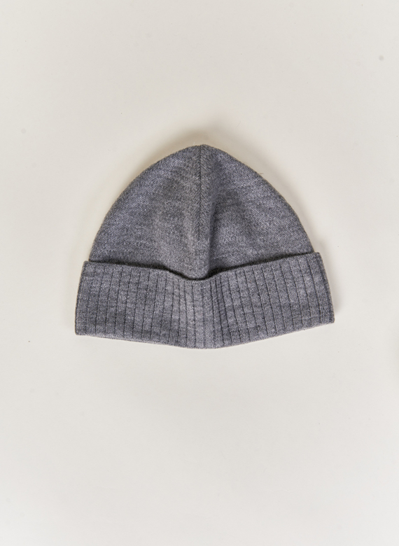 Шапка мужская серого цвета