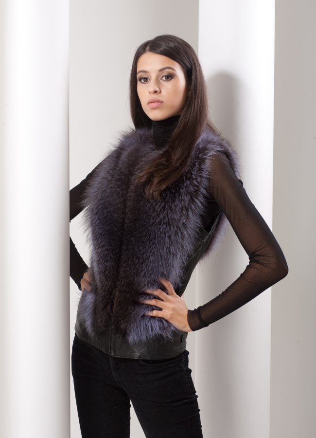 Жилет из енота модель № M-11 меха малина