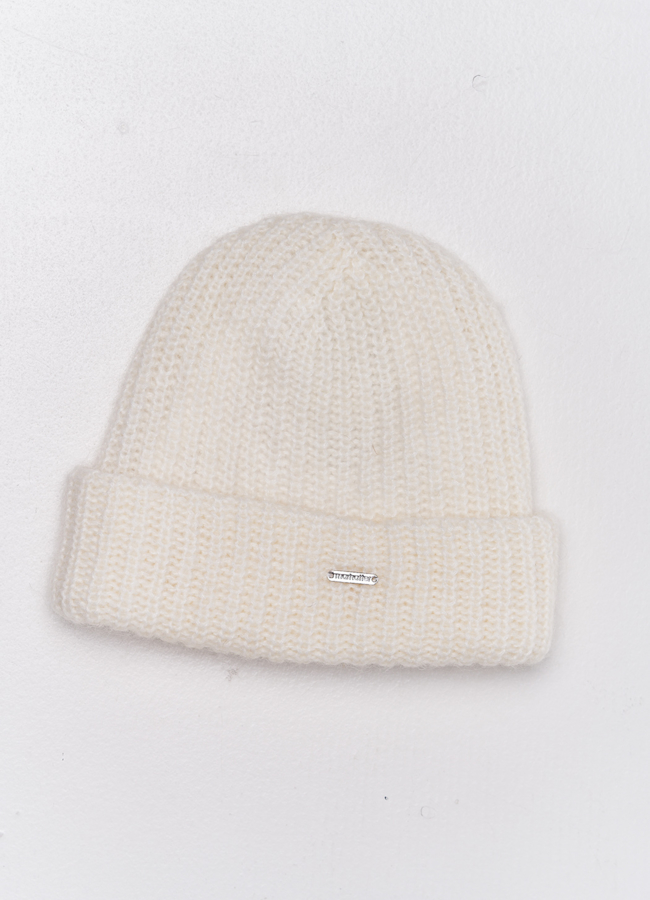 Шапка женская белого цвета модель № 17638 в рассрочку