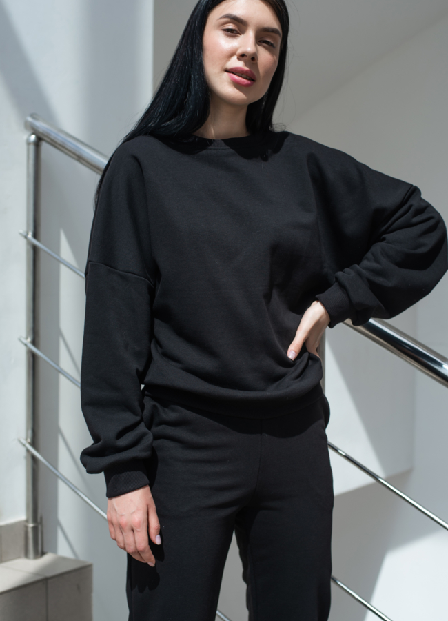 фото Свитшот женский черного цвета  модель № 22572
