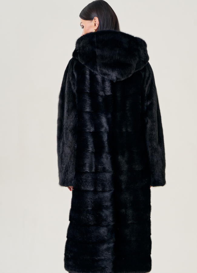 Норковая шуба оверсайз с капюшоном в черном цвете модель № 23086 в кредит