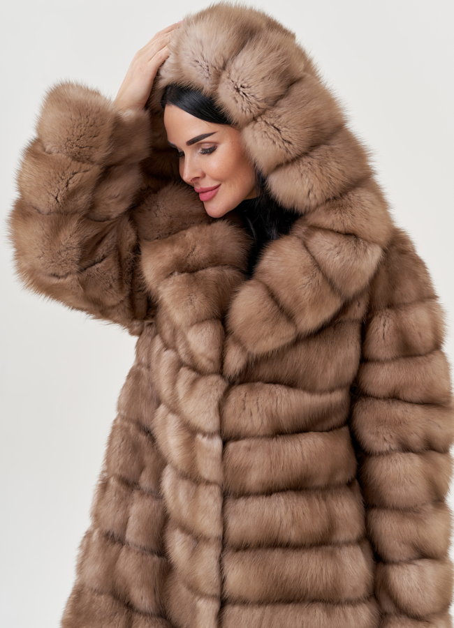 Шуба из куницы с капюшоном  модель № 79569 универмаг малина