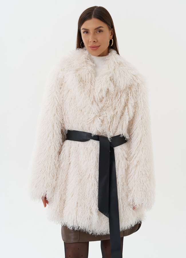 Полупальто из экомеха под ламу белого цвета модель № 26010 универмаг малина