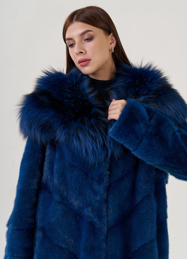 Шуба из норки синего цвета модель № 77068 в рассрочку