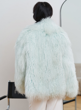 Женская шуба из меха ламы Женская шуба из меха ламы