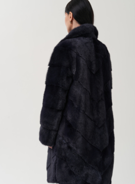 Шуба в цвете графит с английским воротником