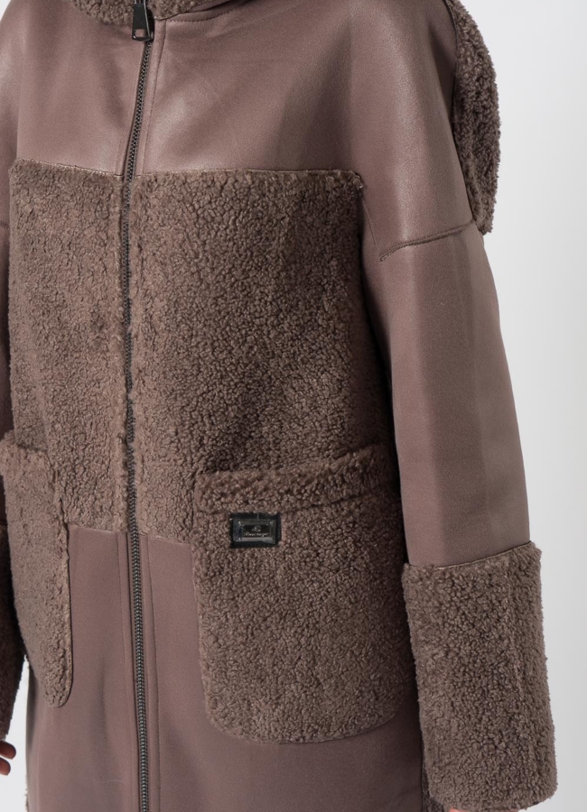 Двухстороннее пальто из эко замши с капюшоном модель № 7702 универмаг малина