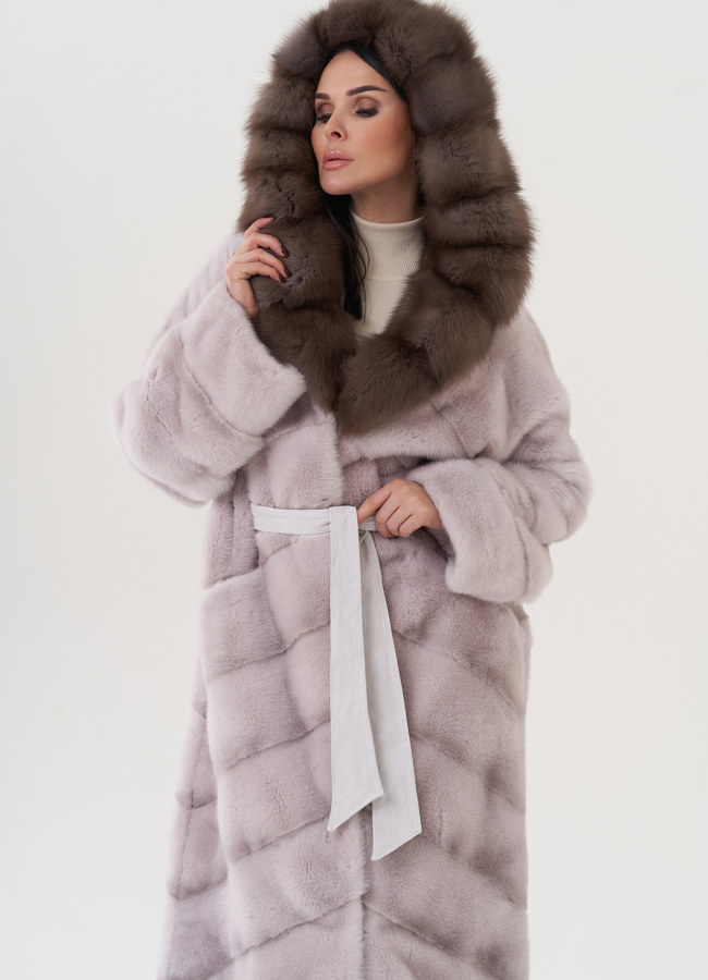 Шуба из норки с капюшоном из куницы  модель № 25813 универмаг малина