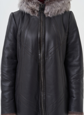 Дубленка с отделкой из тосканы с капюшоном