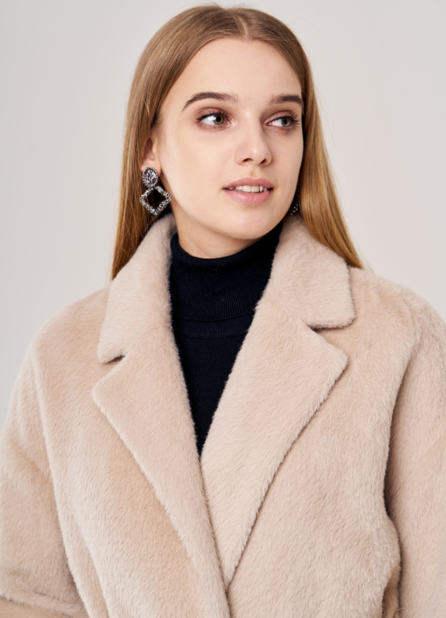 Пальто женское бежевого цвета с поясом модель № T4F W9822 универмаг малина