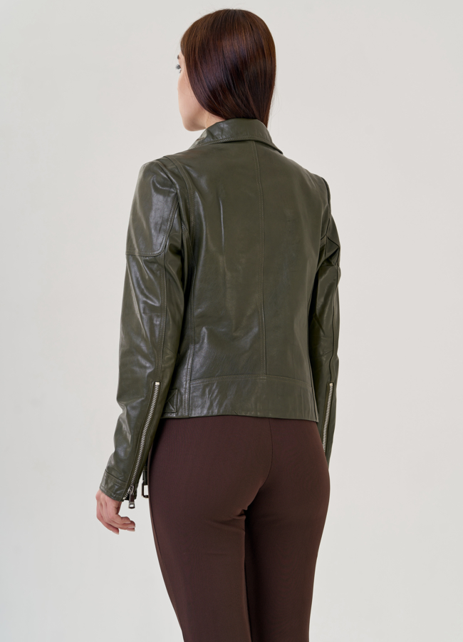 Кожаная куртка зеленого цвета модель № 10622 универмаг малина