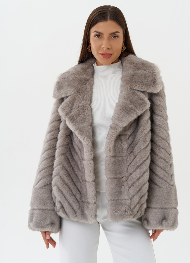 Укороченная куртка из эко меха модель № 26673 универмаг малина