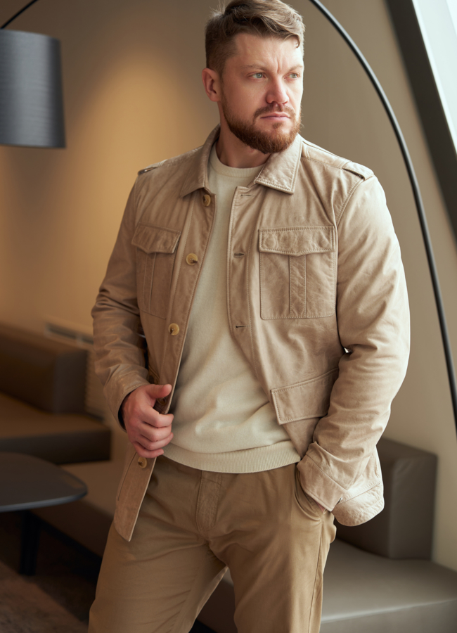 Мужская куртка из натуральной кожи на пуговицах модель № W812 меха малина