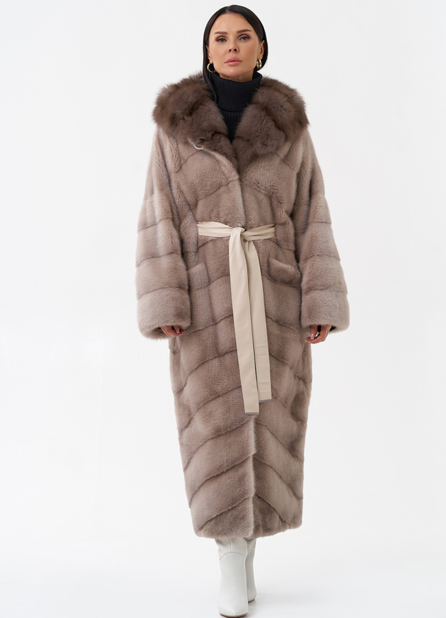 фото Длинная шуба из норки с капюшоном из меха куницы модель № 28128