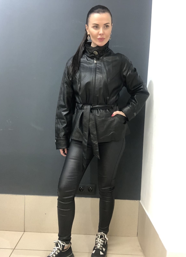 Куртка из эко кожи, приталенная модель № 739 меха малина