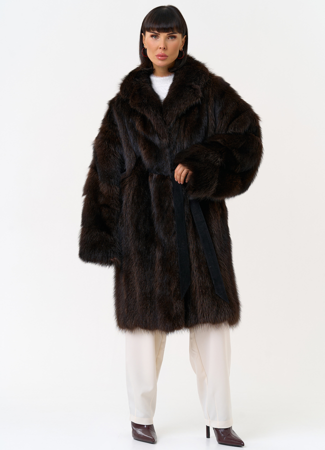 Шуба из меха енота с английским воротником модель № 31671 меха малина Шуба из меха енота с английским воротником модель № 31671 меха малина
