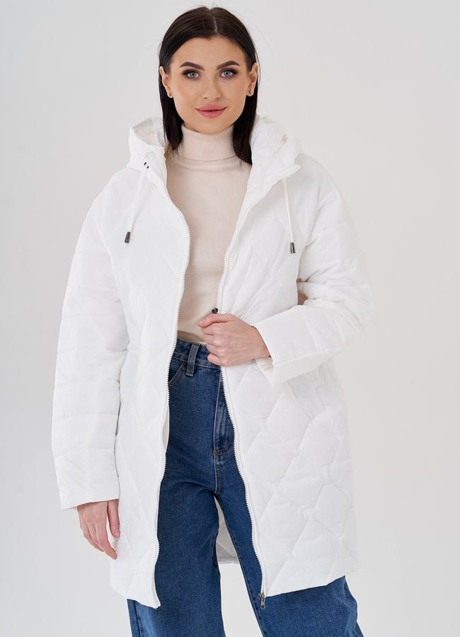 Женское полупальто с капюшоном белого цвета  модель № 24335 в кредит