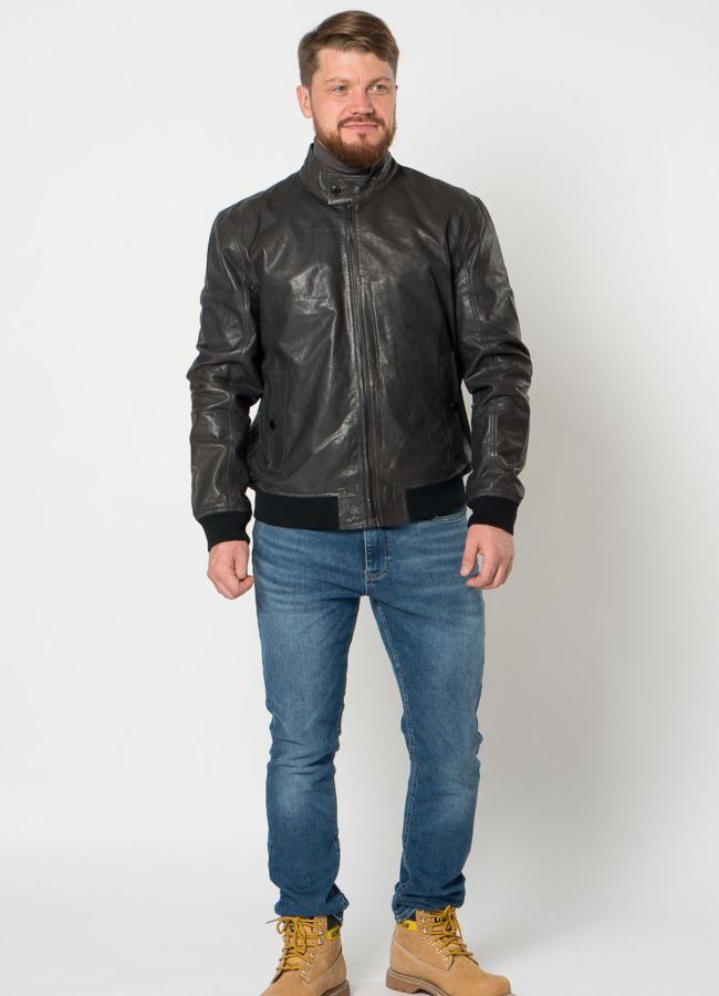 фото Мужской бомбер из натуральной кожи в сером цвете модель № 21587