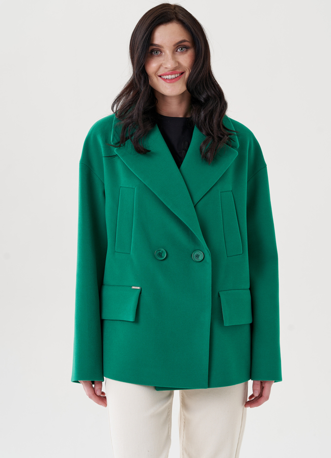 Укороченное женское пальто зеленого цвета  модель № 24409 меха малина