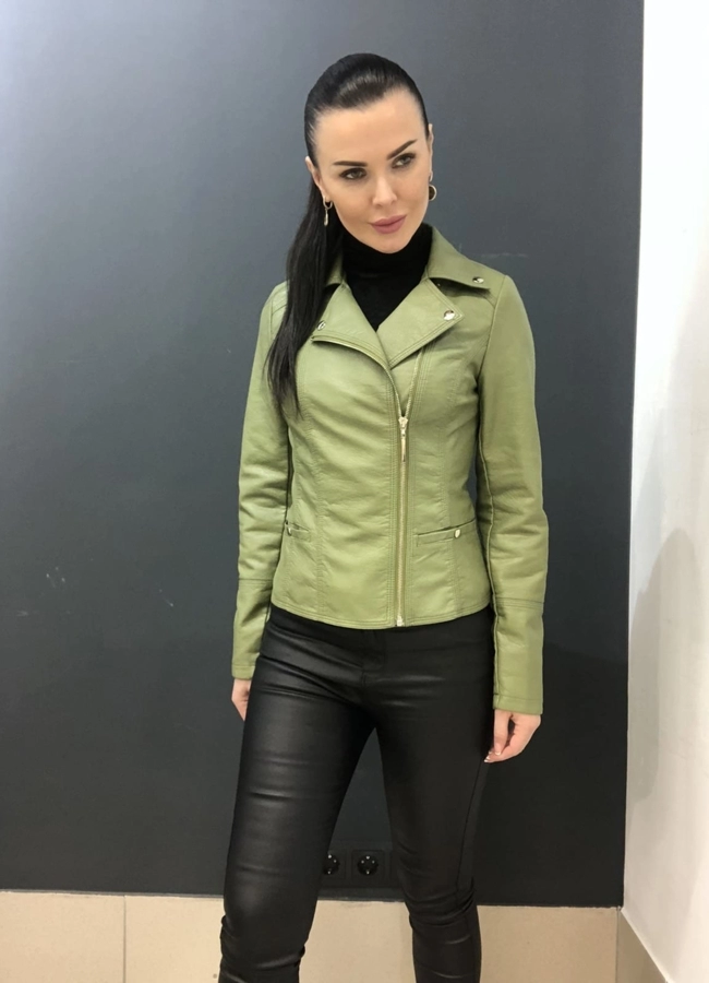 Куртка женская модель № 1555 меха малина