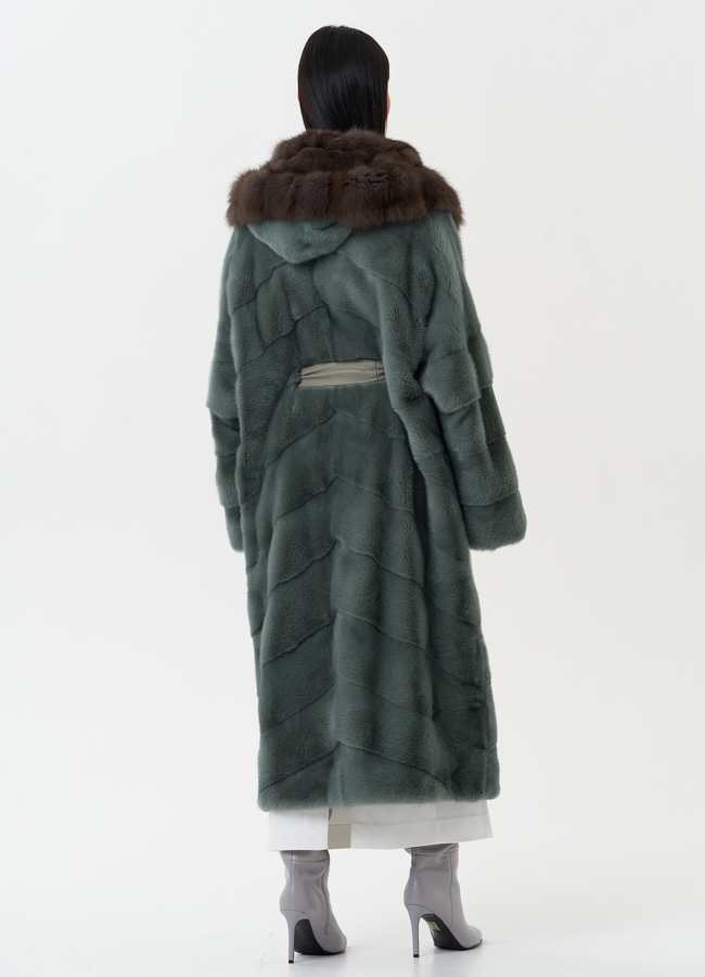 Норковая шуба с капюшоном из меха куницы модель № 27848 универмаг малина