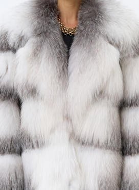 Шуба из белой лисы